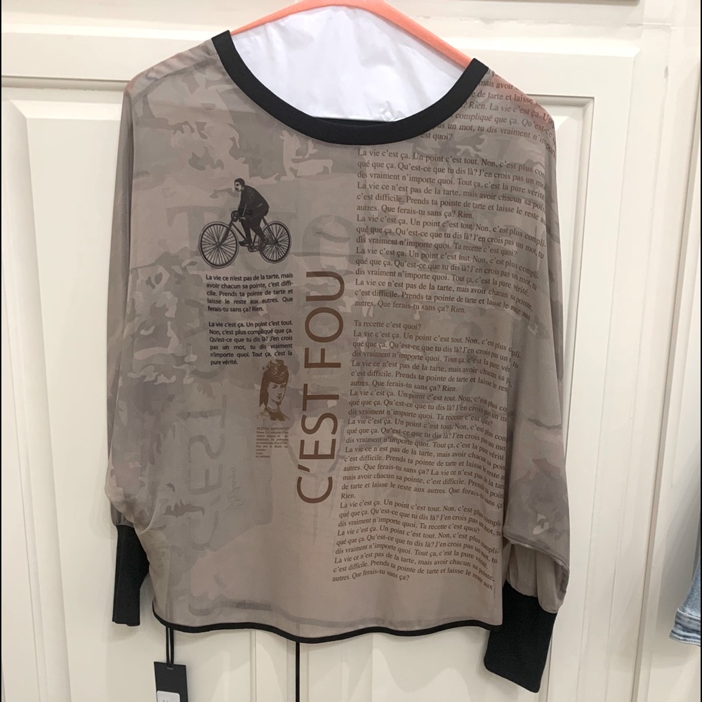 Fun blouse.